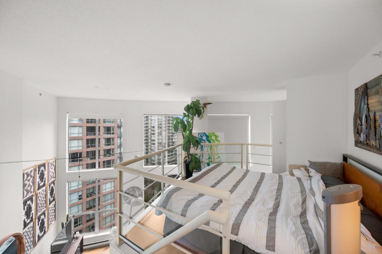Rare Find Loft With Full Kitchen At Heart Of Downtown Apartment Vancouver Exterior foto
